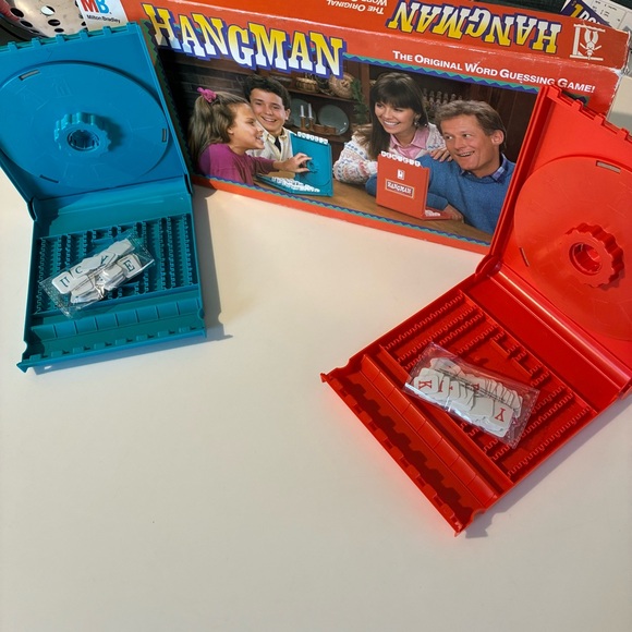 Vintage HANGMAN Board Game 1988? Milton Bradley 4623 Family Game Night - Picture 3 of 8